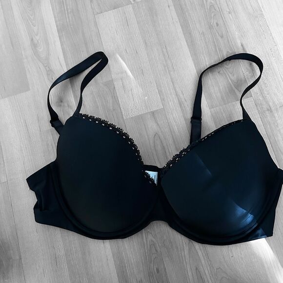 Calvin Klein Black Bra Eyelet Trim Size 36D - Picture 1 of 3